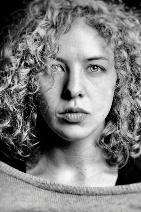 Portrait of a women with curly hair